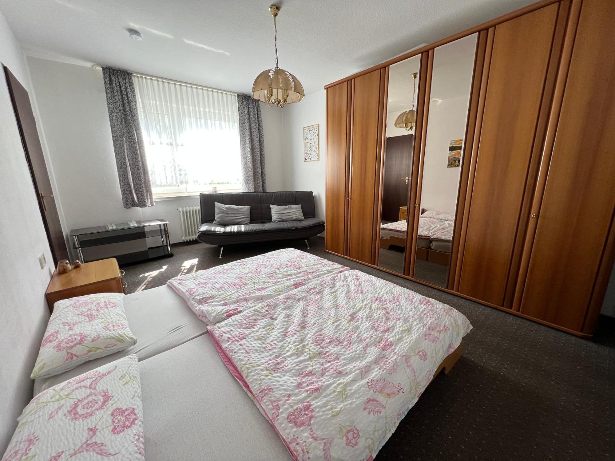 Lichtdurchflutete Grosse Wohnung ชเวล์ม ภายนอก รูปภาพ