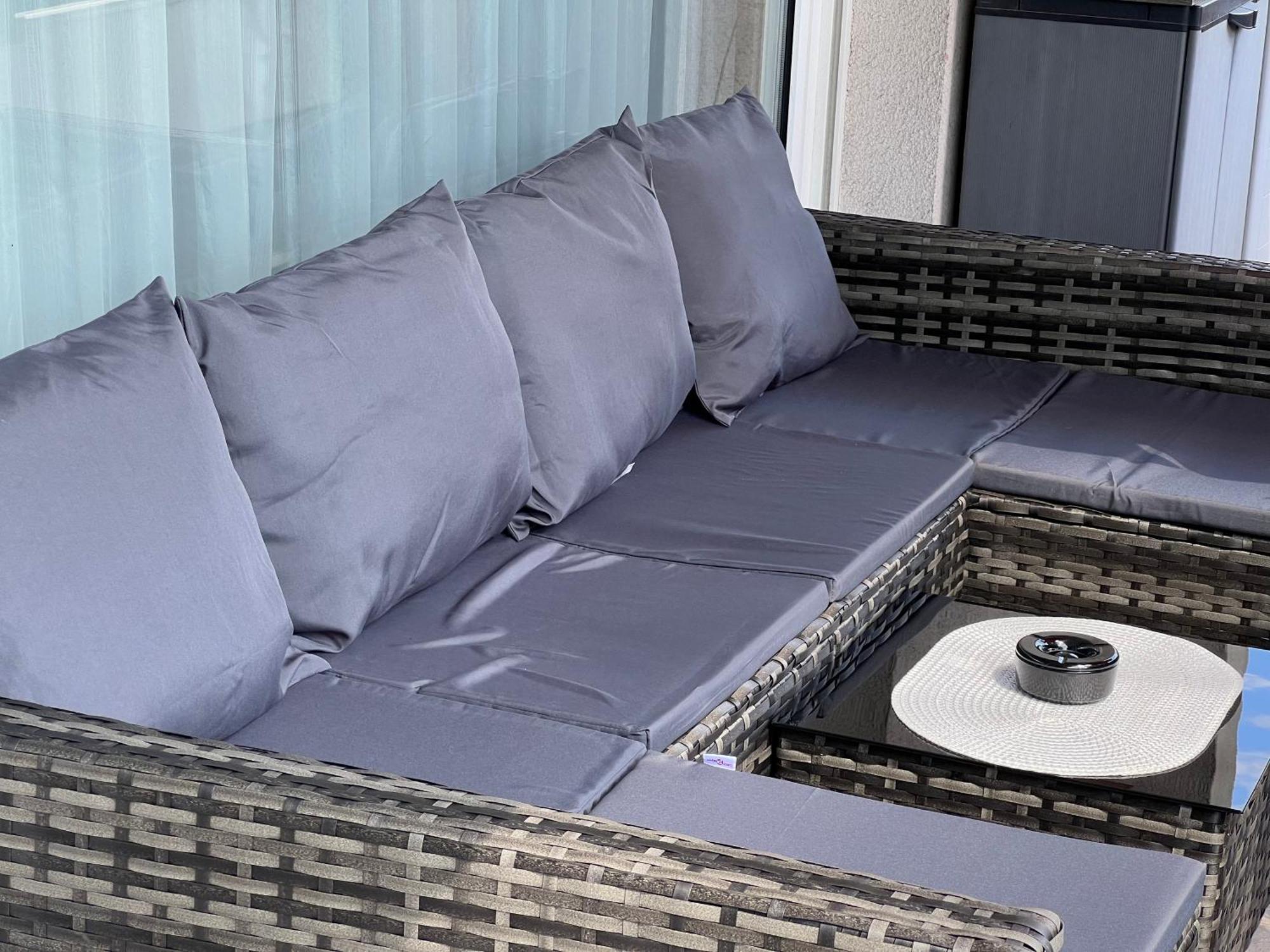 Lichtdurchflutete Grosse Wohnung ชเวล์ม ภายนอก รูปภาพ
